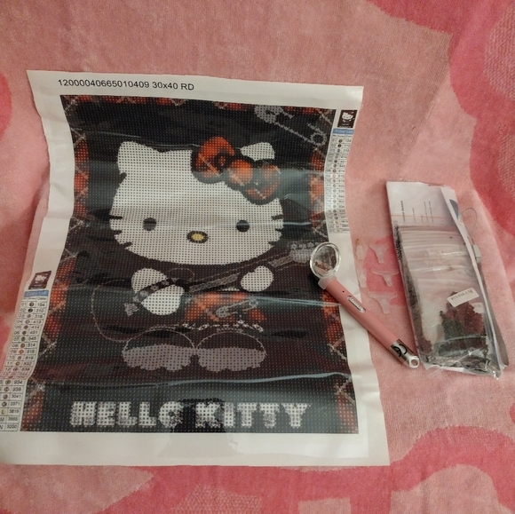 Hello Kitty Diamond Art Kit With Magnifier, Tips & Light Up Bead Pen Tool - Picture 2 of 5